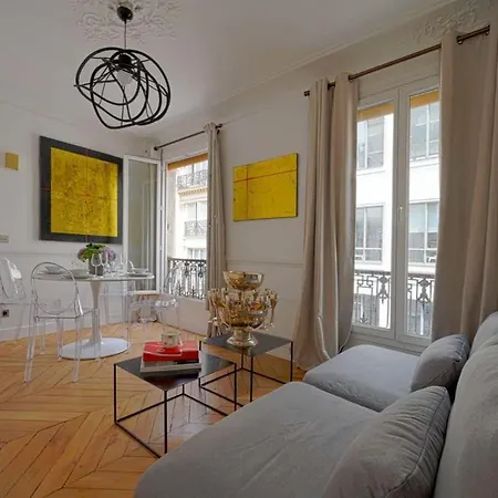 Apartment Large Luxury Flat Next To Champs Elysee Paris